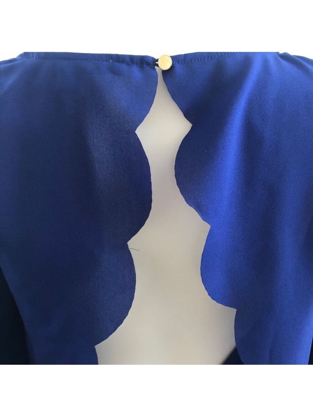 $10 SALE Guess Scalloped Hem Open Back Long Sleeve Top XS - Picture 2 of 8